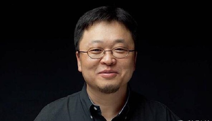 罗永浩近照
