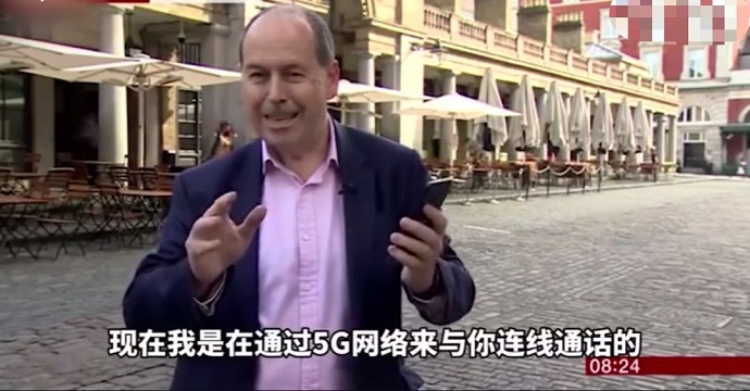 正在直播的英国主持人