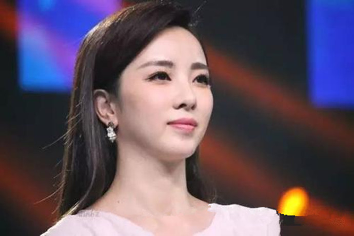 李思思的老公高远吗照片