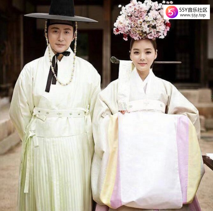 蔡琳 高梓淇夫妇韩服结婚照