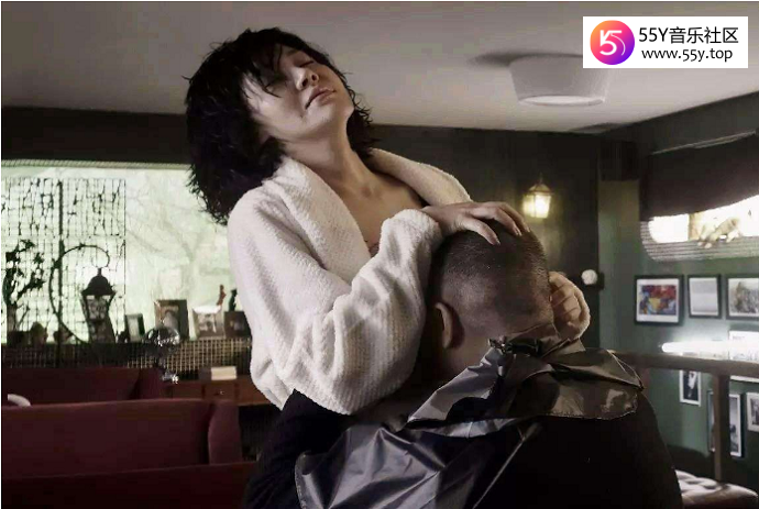 许晴在《老炮儿》中与冯小刚的激情戏