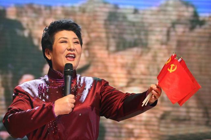 德德