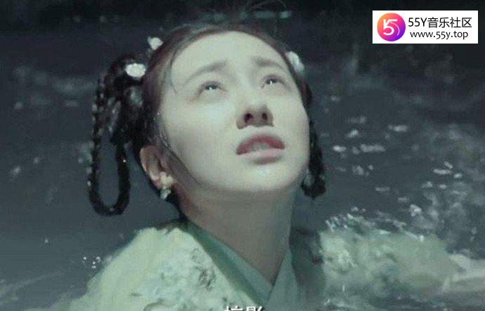 女星拍戏用140桶装矿泉水引起网友热议