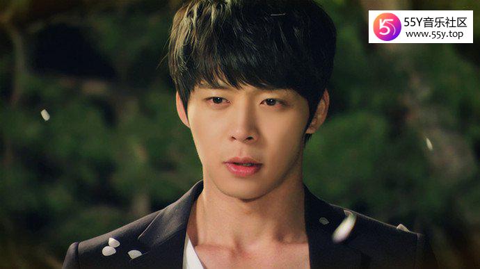 韩国男艺人朴有天被曝双重合同