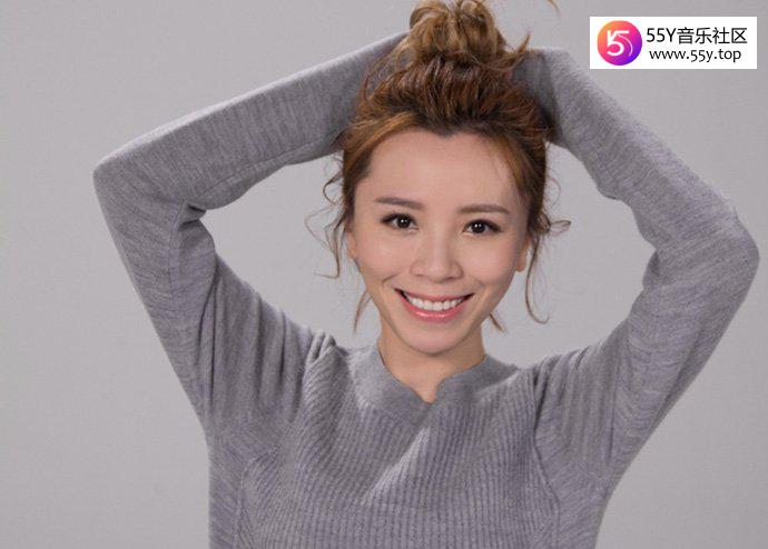 黄雅莉为什么不能唱歌