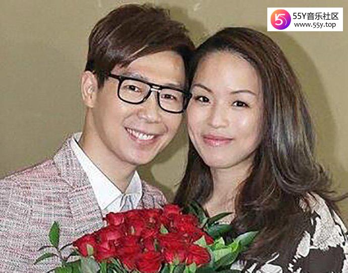 黄品冠与老婆Jennifer合影