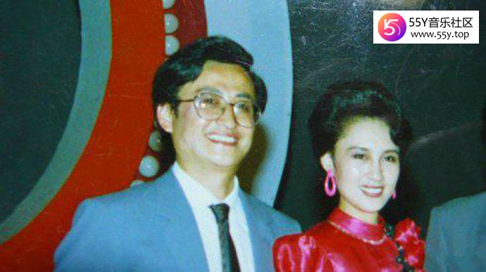 李平令完成夫妻合影