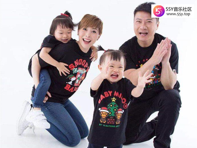 钱嘉乐汤盈盈一家四口