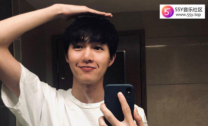 李明源自拍照