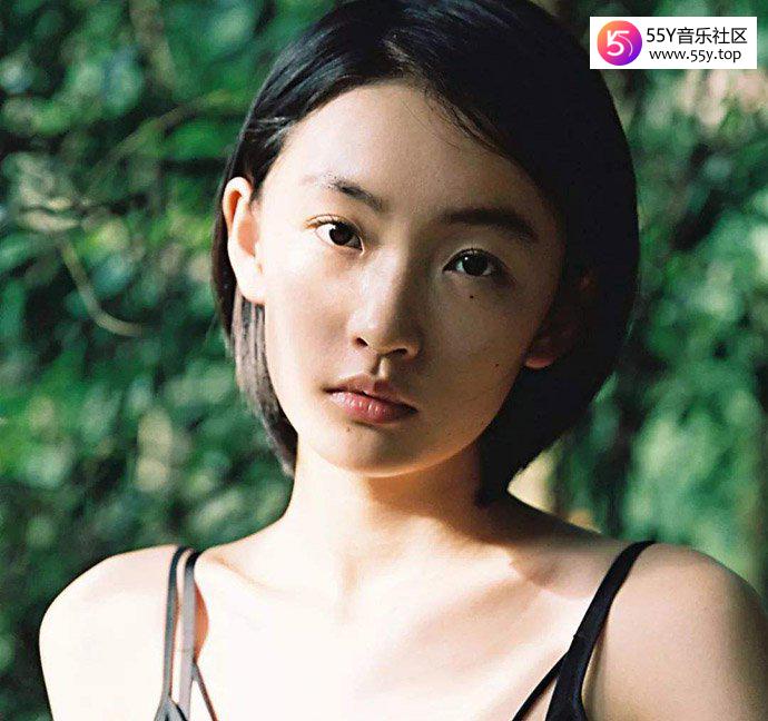 周依然家境