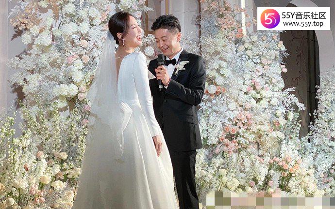 导演李雪结婚引热议 和新娘朱梦瑶相差20岁被批吃嫩草
