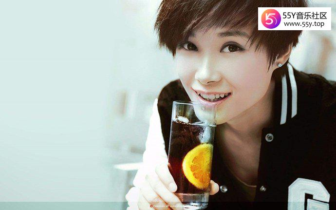 李宇春在圈中地位很高吗 被卓伟放弃的人是什么意思