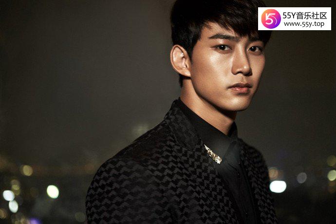 玉泽演女朋友是圈外人