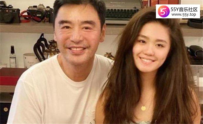 钟镇涛与女儿钟嘉晴