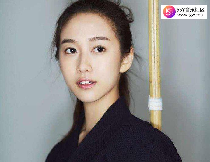 刘美含飒爽照片