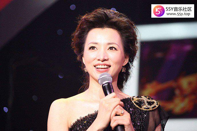 主持人董卿犯什么案了 为何辞掉央视一姐的工作