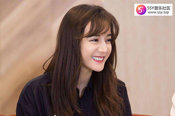 骚扰迪丽热巴的猥琐男是谁