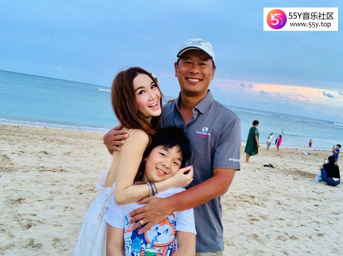 温碧霞富豪老公是谁个人资料 被曝与富豪老公离婚后又复婚