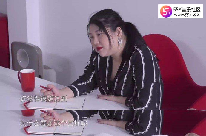 杨天真直播因衣领过低暴露被封号