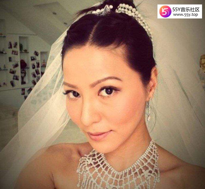 滕丽名结婚照片