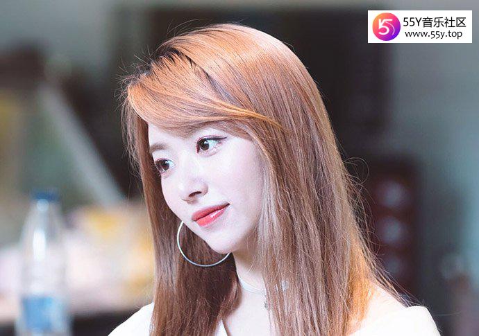 虞书欣及其孔雪儿助理的保护为何粉丝争议如此大