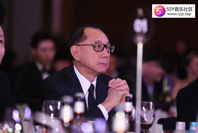 杨受成如何建立英皇的