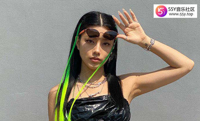 女歌手朱婧汐