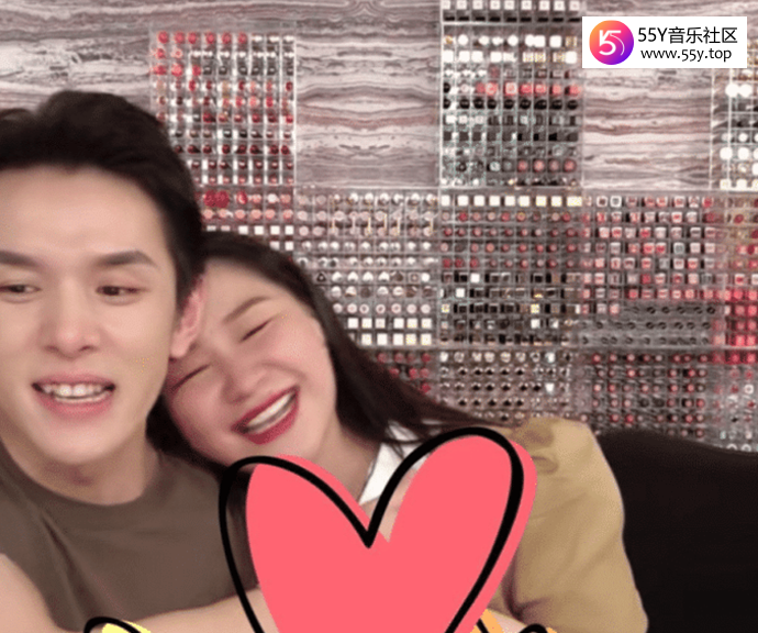 李佳琦金靖非常甜蜜疑似恋爱