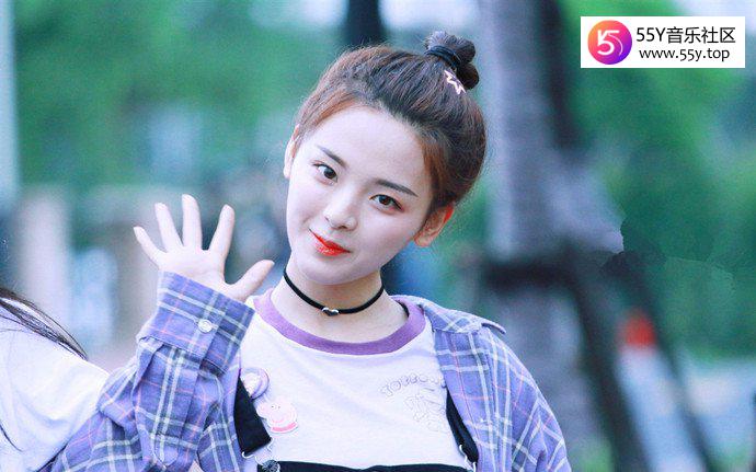 杨超越造句龙丹妮长得不行 龙丹妮是谁为什么杨超越这么说