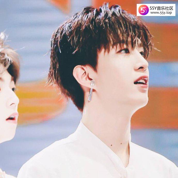 李晨为范丞丞庆生两人关系未受影响