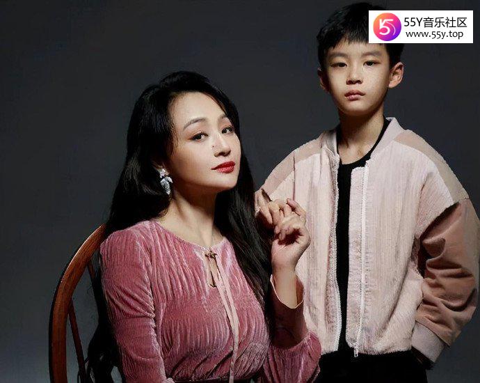 曹颖儿子王梓涵好帅啊